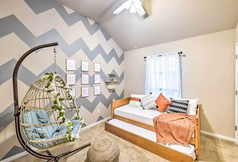 Temple Retreat: Game Room & Deck, Pets Welcome