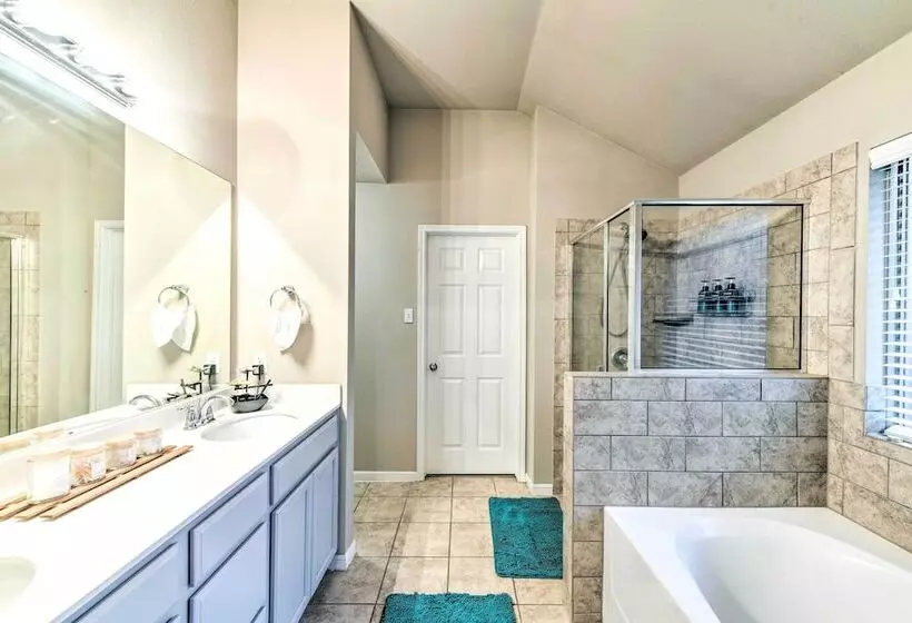 Temple Retreat: Game Room & Deck, Pets Welcome