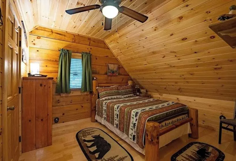 Outlaw Mountain Lodge: Fire Pit & Panoramic Views!