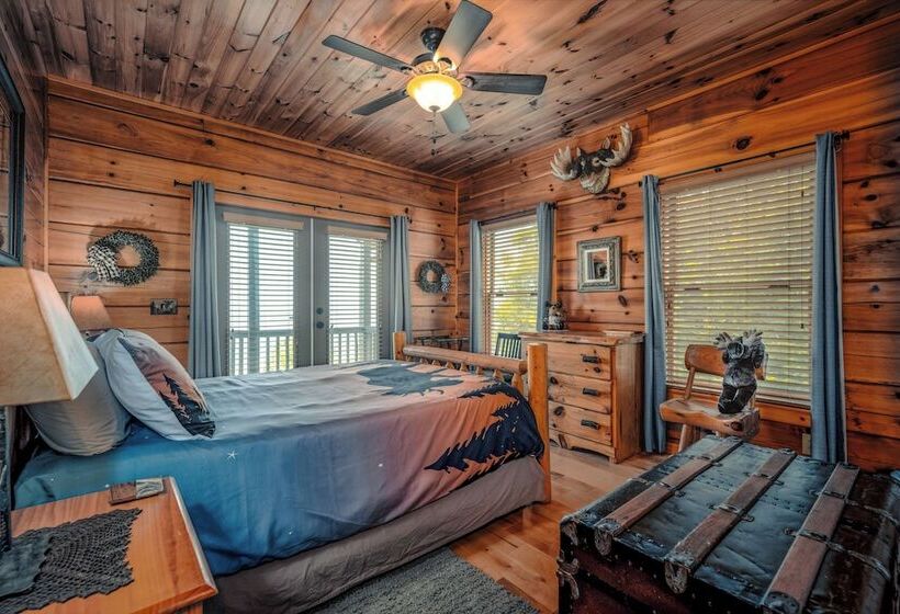 Outlaw Mountain Lodge: Fire Pit & Panoramic Views!