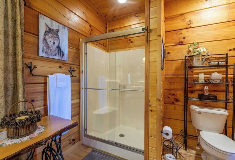 Outlaw Mountain Lodge: Fire Pit & Panoramic Views!