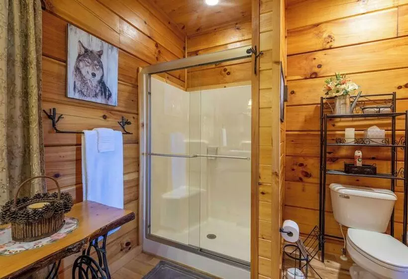 Outlaw Mountain Lodge: Fire Pit & Panoramic Views!