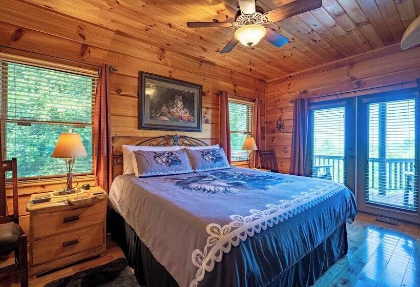 Outlaw Mountain Lodge: Fire Pit & Panoramic Views!