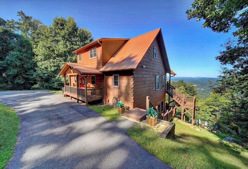 Outlaw Mountain Lodge: Fire Pit & Panoramic Views!