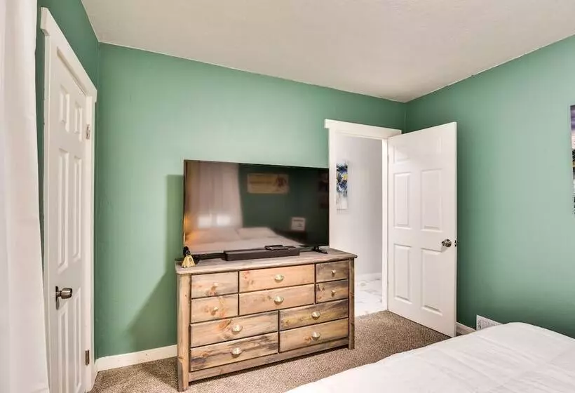 Pet Friendly Clearfield Home Near Hill Afb!