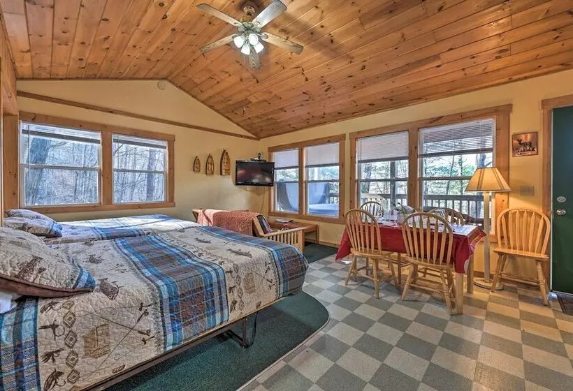 Pet Friendly Smoky Mountain Cabin: Hunt & Fish!