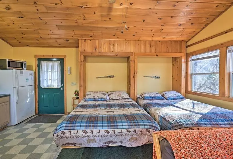 Pet Friendly Smoky Mountain Cabin: Hunt & Fish!