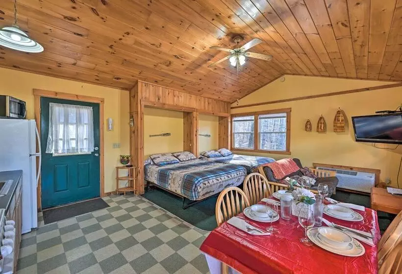 Pet Friendly Smoky Mountain Cabin: Hunt & Fish!