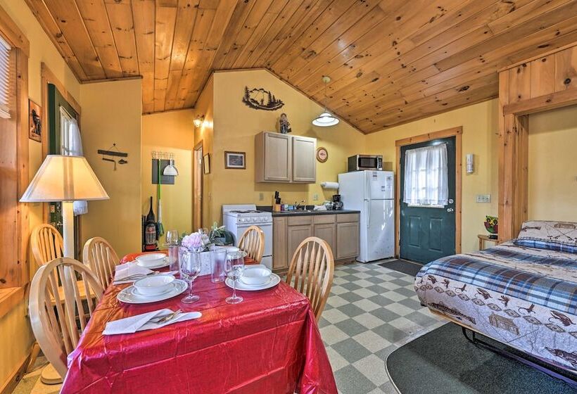 Pet Friendly Smoky Mountain Cabin: Hunt & Fish!