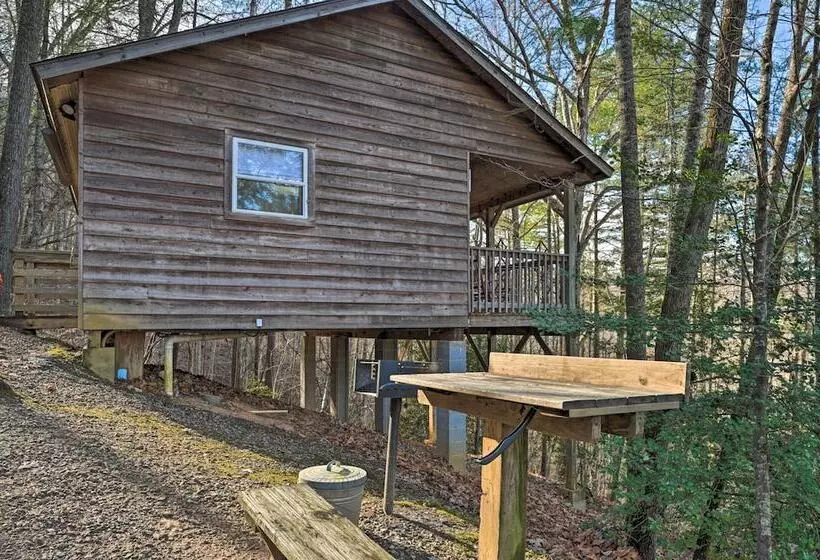 Pet Friendly Smoky Mountain Cabin: Hunt & Fish!