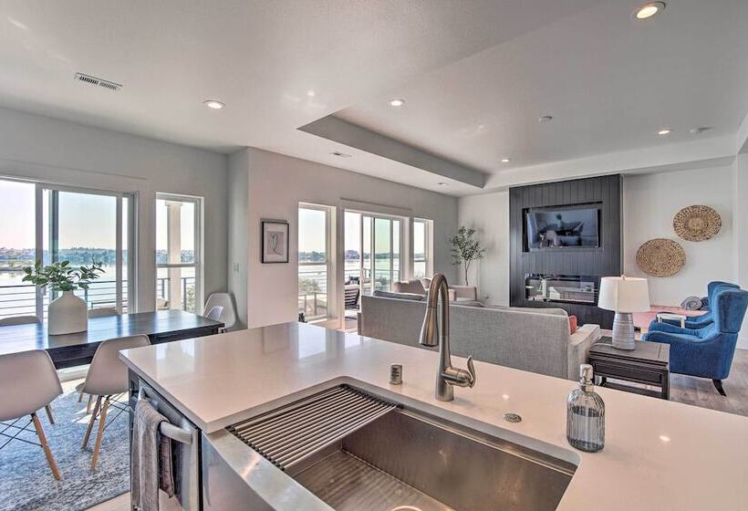 Picturesque Moses Lake House W/ Boating Dock