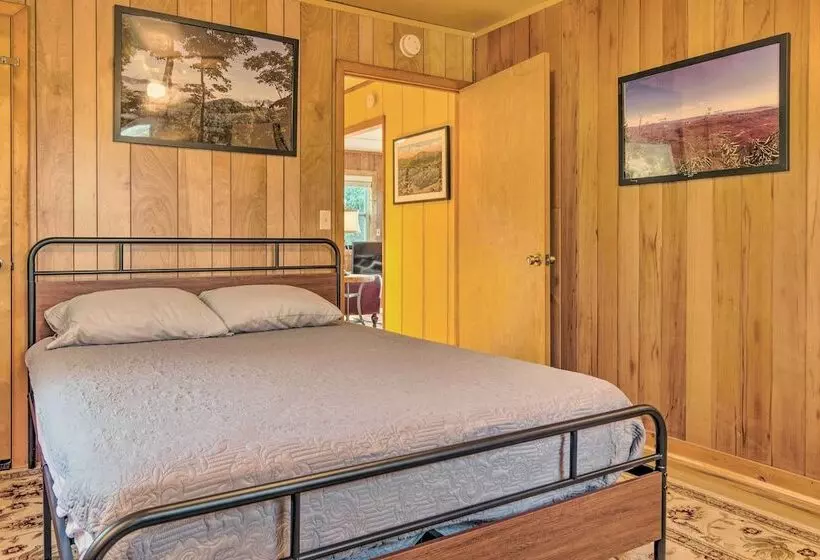 2 Decks + Views: Spruce Pine Cabin On 8 Acres