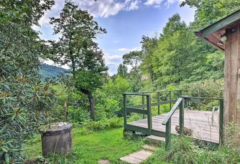 2 Decks + Views: Spruce Pine Cabin On 8 Acres