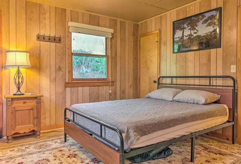 2 Decks + Views: Spruce Pine Cabin On 8 Acres