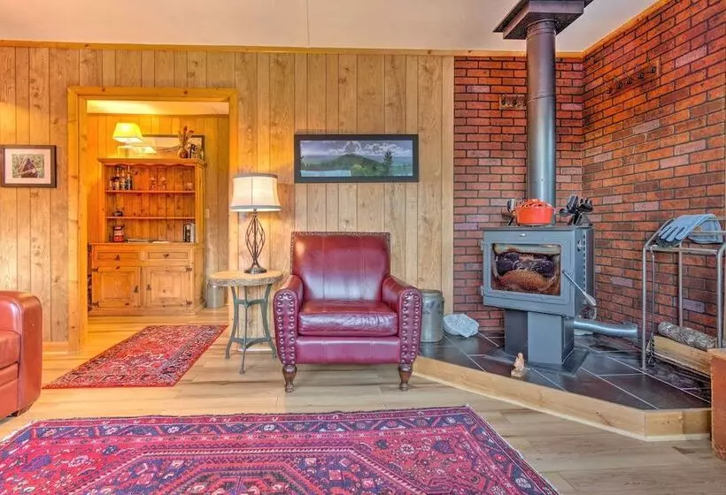 2 Decks + Views: Spruce Pine Cabin On 8 Acres