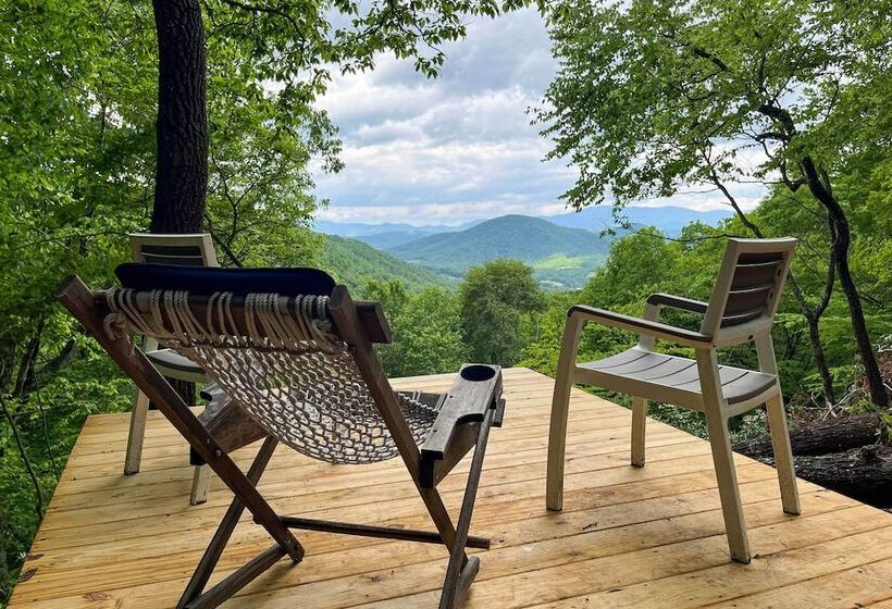 2 Decks + Views: Spruce Pine Cabin On 8 Acres