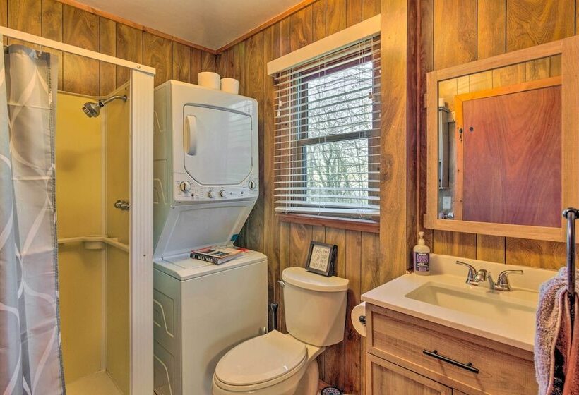 2 Decks + Views: Spruce Pine Cabin On 8 Acres