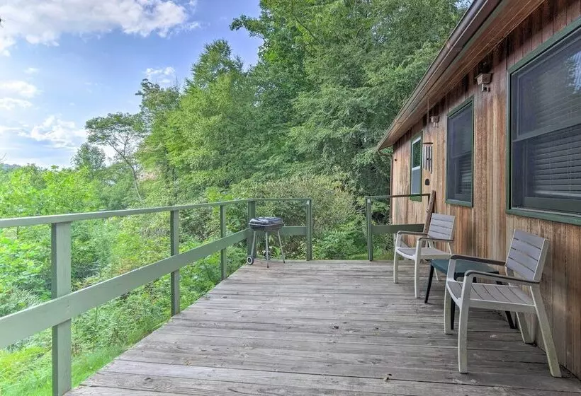 2 Decks + Views: Spruce Pine Cabin On 8 Acres