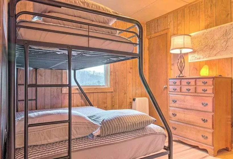 2 Decks + Views: Spruce Pine Cabin On 8 Acres