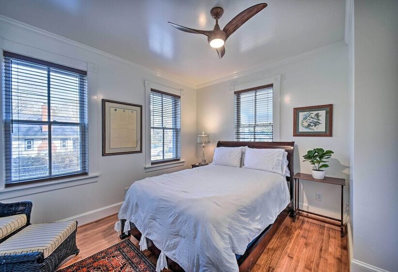 Radiant Gloucester House W/ Private Porch!