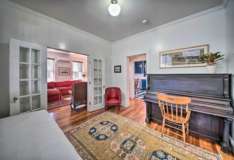 Radiant Gloucester House W/ Private Porch!