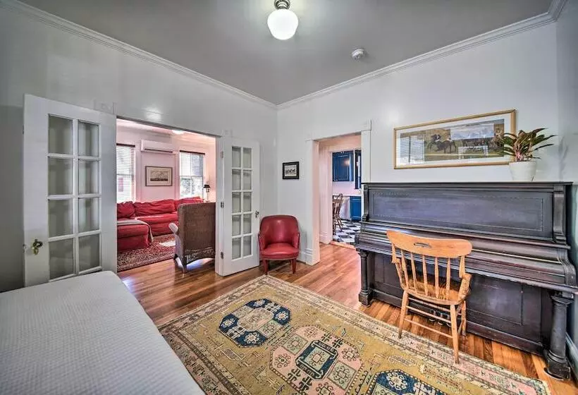 Radiant Gloucester House W/ Private Porch!