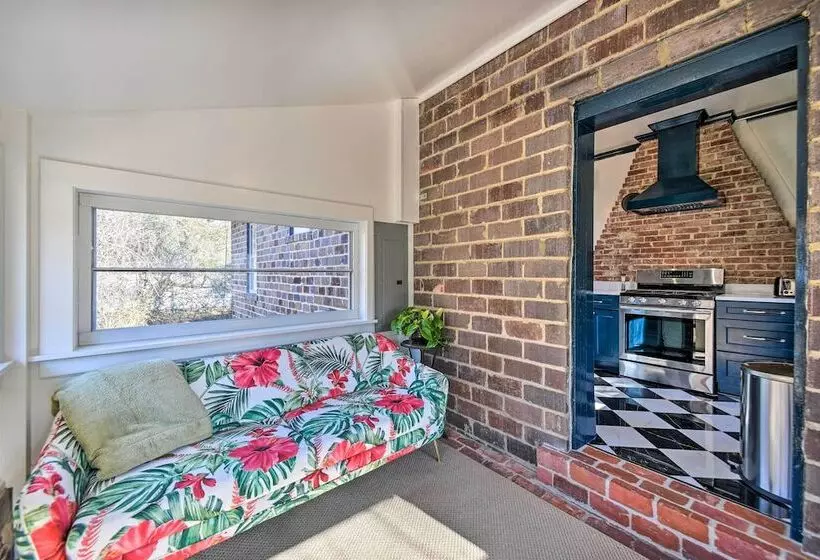 Radiant Gloucester House W/ Private Porch!