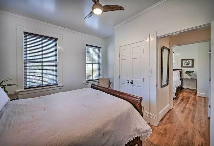 Radiant Gloucester House W/ Private Porch!