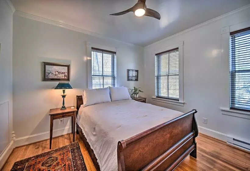 Radiant Gloucester House W/ Private Porch!