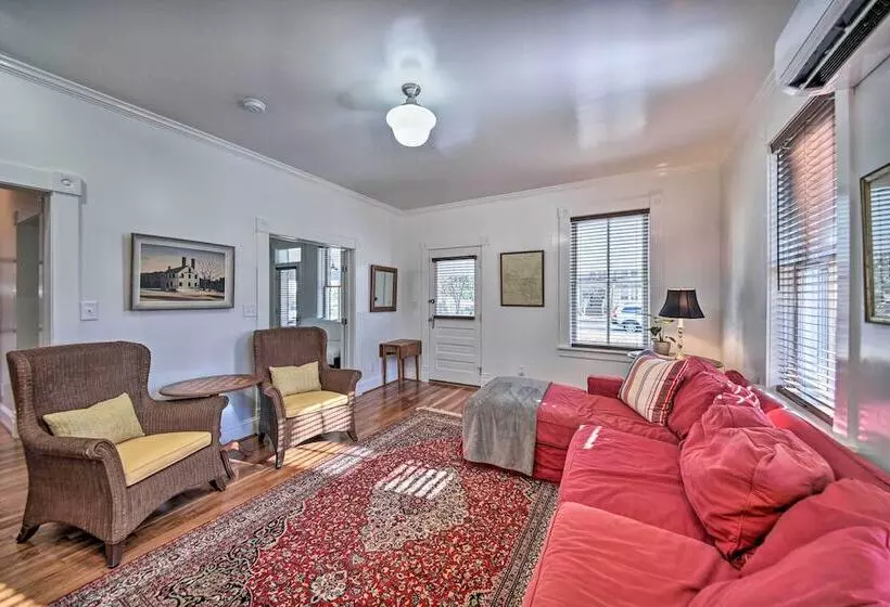 Radiant Gloucester House W/ Private Porch!