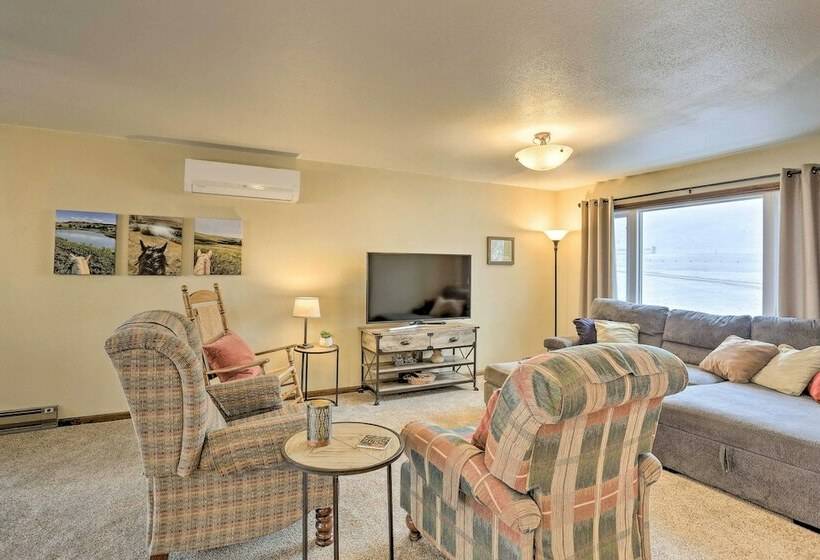 Rapid City Vacation Home W/ Wraparound Deck!