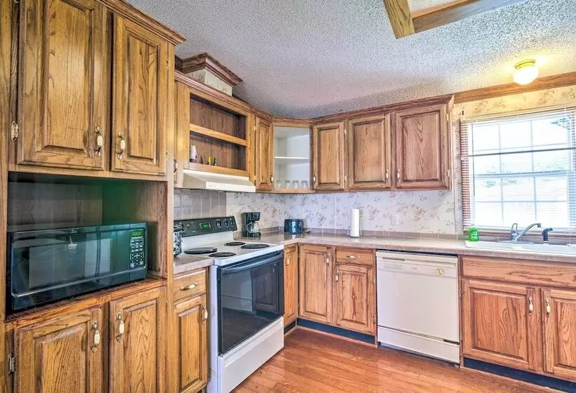 Relaxing Prairie Home, 29 Mi To Starkville!