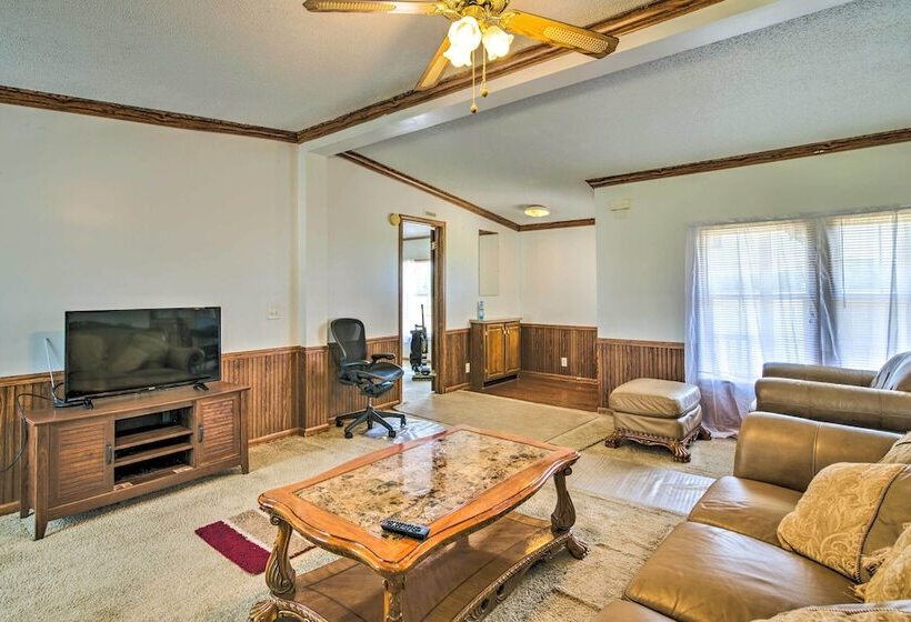 Relaxing Prairie Home, 29 Mi To Starkville!