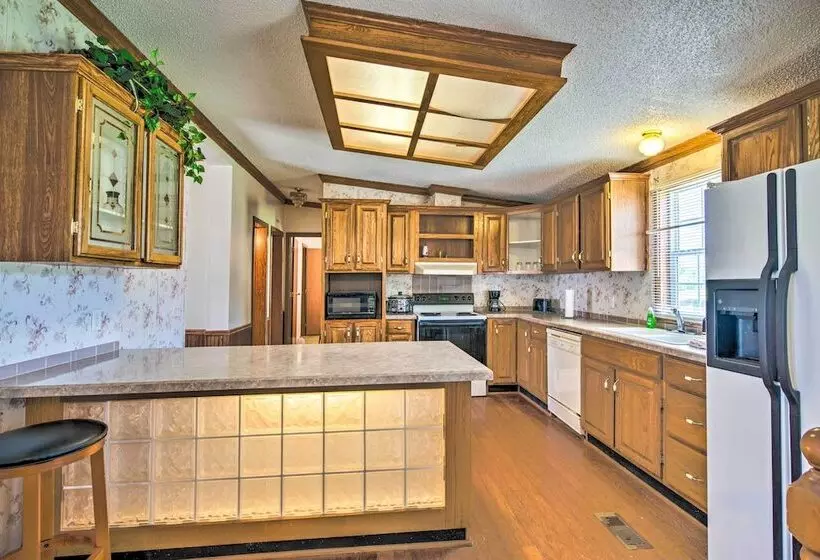 Relaxing Prairie Home, 29 Mi To Starkville!