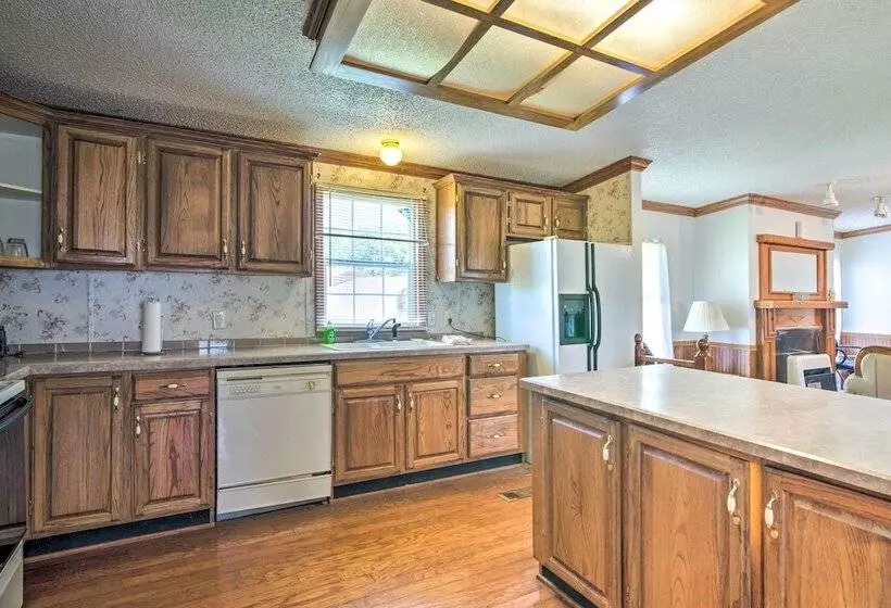 Relaxing Prairie Home, 29 Mi To Starkville!