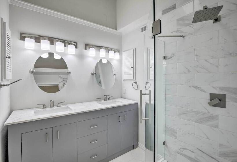 Richardson Family Retreat: Private Pool & Hot Tub!