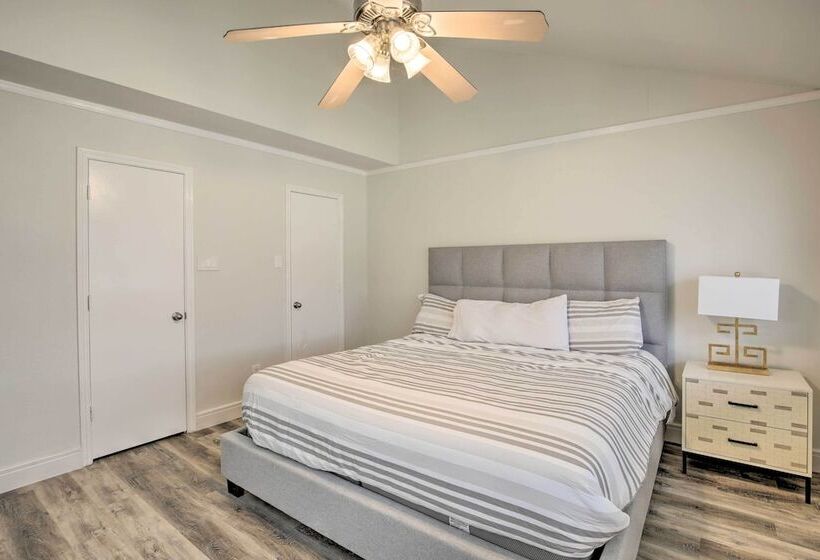 Richardson Family Retreat: Private Pool & Hot Tub!