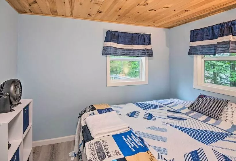 Sawyer Lake Retreat W/ Decks: Walk To Beach!