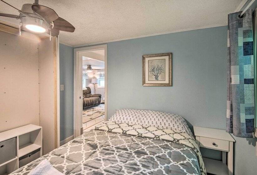 Sawyer Lake Retreat W/ Decks: Walk To Beach!