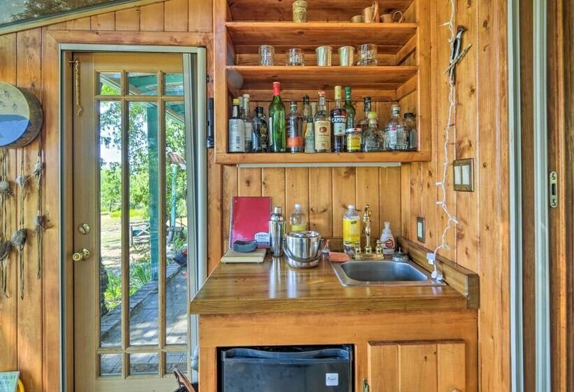 Scenic Lake Almanor Home W/ Mountain Views!