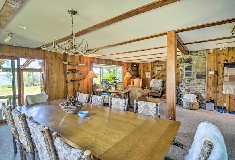 Scenic Lake Almanor Home W/ Mountain Views!