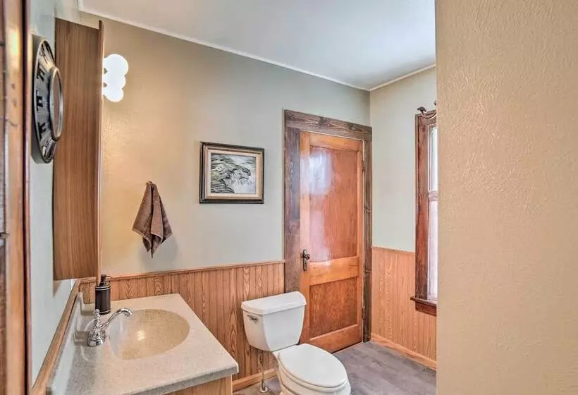 Secluded & Peaceful Upper Peninsula Getaway!