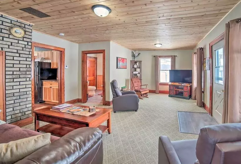 Secluded & Peaceful Upper Peninsula Getaway!