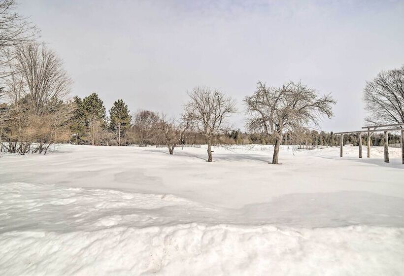 Secluded & Peaceful Upper Peninsula Getaway!