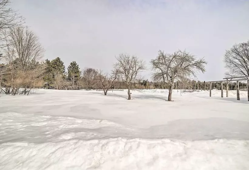 Secluded & Peaceful Upper Peninsula Getaway!