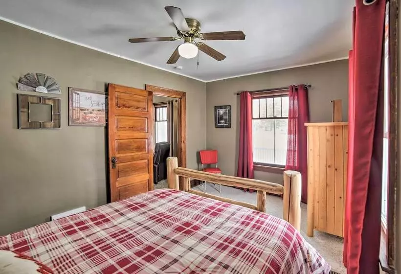 Secluded & Peaceful Upper Peninsula Getaway!