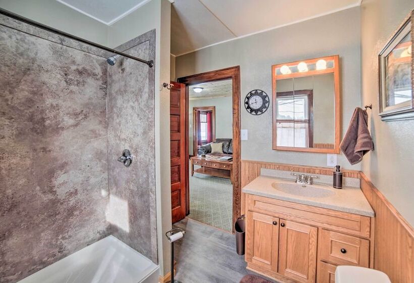 Secluded & Peaceful Upper Peninsula Getaway!