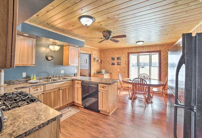 Secluded & Peaceful Upper Peninsula Getaway!