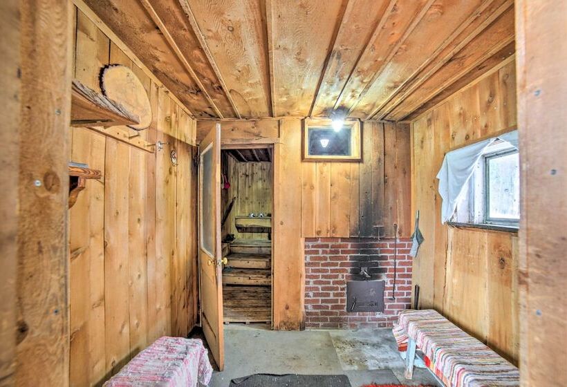 Secluded & Peaceful Upper Peninsula Getaway!