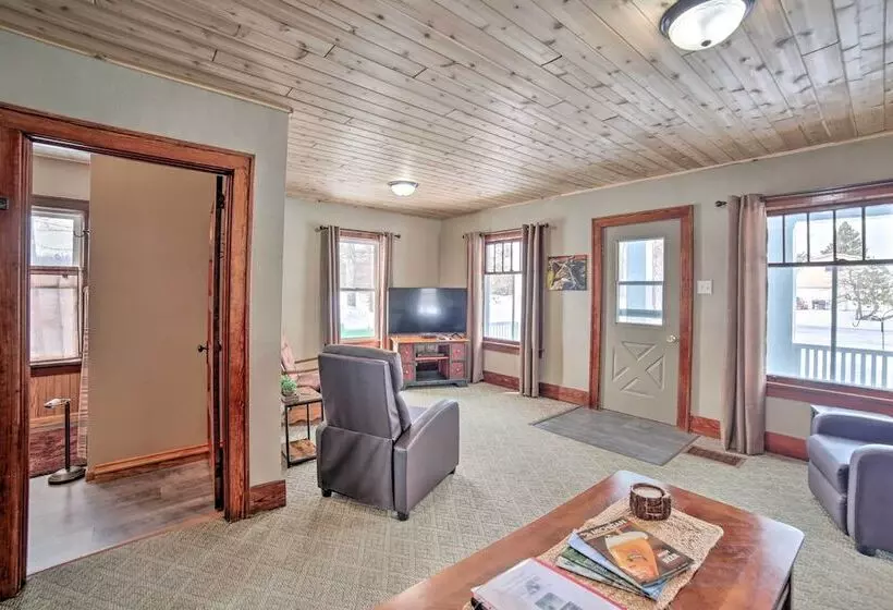 Secluded & Peaceful Upper Peninsula Getaway!